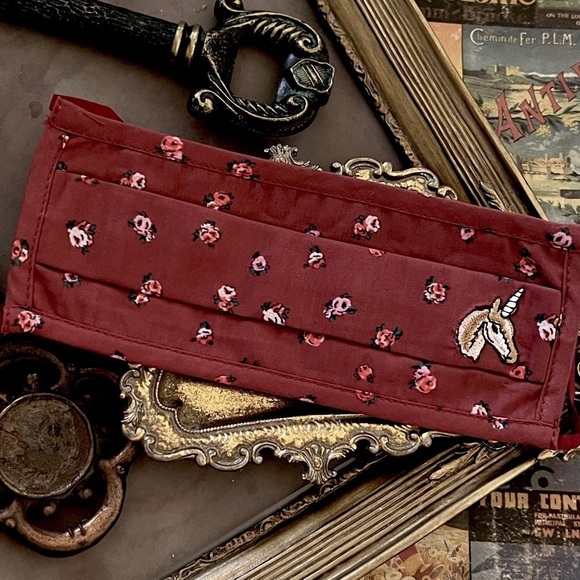 COACH • Uni Face Mask With Mini Vintage Rose Print - Picture 6 of 6